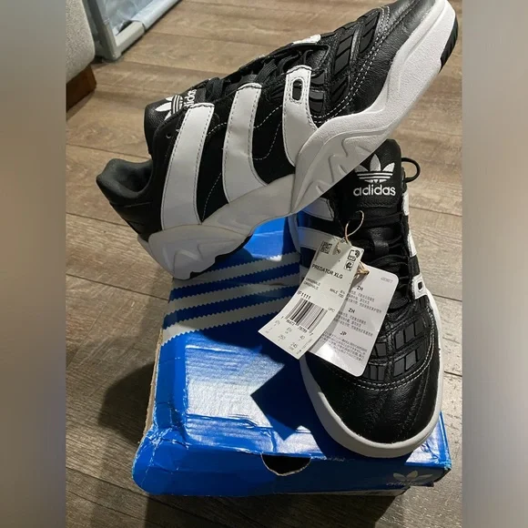 Adidas Predator sz 7 - Picture 4 of 4